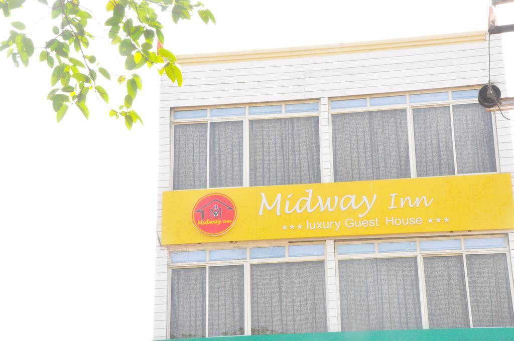 Midway Inn 부바네스 외부 사진